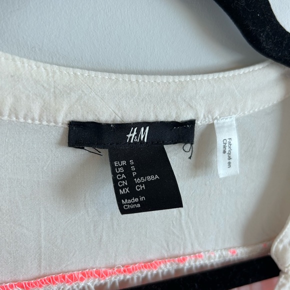 Pink striped blouse, H&M size small - Picture 2 of 2